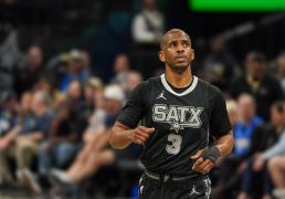 洛杉矶快船球(qiú)队動(dòng)态滙(huì)縂(zǒng)