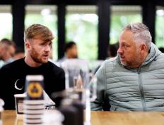 BBC：水晶宫会面前狼队体育总监霍布斯，他看了对水晶宫vs切尔西