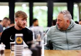 BBC：水晶宫会面前狼队体育总监霍布斯，他看了对水晶宫vs切尔西