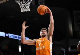 波兰内线新秀签约费城76人，或缺席欧洲杯