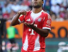 足球丨德甲(jiǎ)：拜(bài)仁胜奧(ào)格斯堡