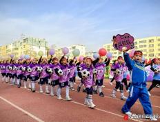 绿茵场燃情！昌吉市第十小学迎来“校园足球盛宴”