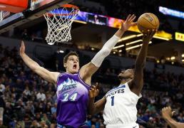 金州勇士或用波齐姆斯基交易获得中锋 凯斯勒，解决前场短板