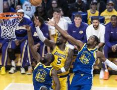 在(zài)揭(jiē)幕战惨败金州勇士后，湖人或考(kǎo)虑拿下籃(lán)网32+22怪兽中锋