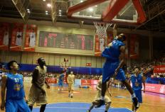 曝上海签约白边与洛夫顿+弗格搭档 却因CBA特殊规定无法组豪阵