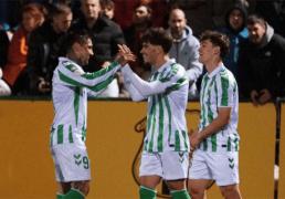 西甲：皇家贝蒂斯表现稳定，马德里竞技状态一般