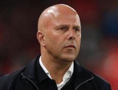 0-3溃败！利物浦惨遭淘汰，斯洛特刷新耻辱纪录：被克星三连杀