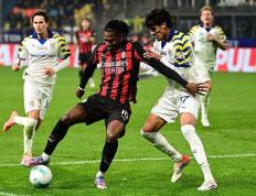 AC米兰2-2帕尔马 莱奥建功