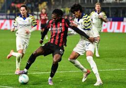 AC米兰2-2帕尔马 莱奥建功