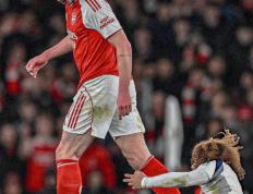 欧冠阿森纳破拜仁不败金身，5战全胜登顶欧冠，联赛激战切尔西