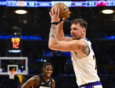 战胜热火后，戳穿了洛杉矶湖人的真正实力，这次真的藏不住了