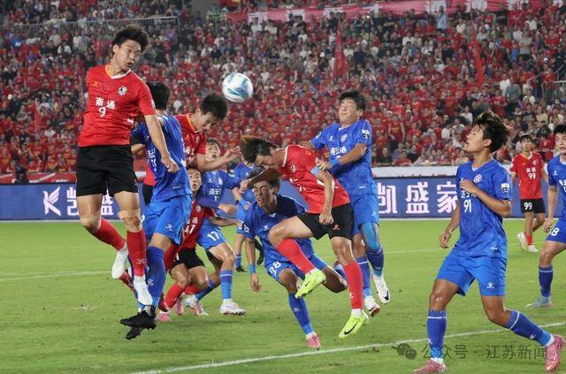 马宁、麦麦提江領(lǐng)衔，“苏超(chāo)”集齐“顶配裁判天团”！