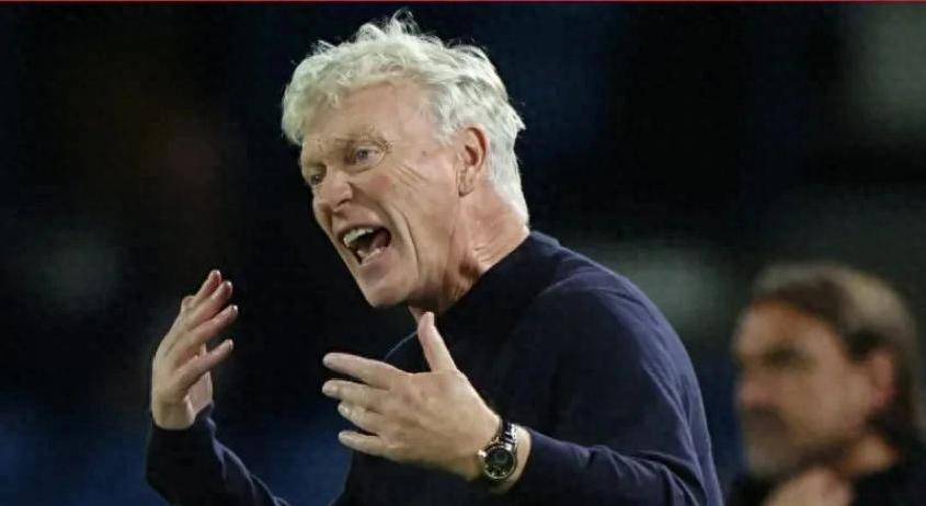 0-1爆冷(lěng)输球(qiú)！埃(āi)弗頓(dùn)揭幕戰(zhàn)折(zhé)戟，莫(mò)耶(yé)斯(sī)用(yòng)人戰(zhàn)术遭质疑