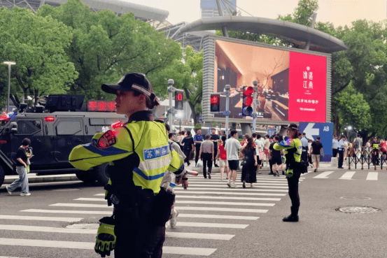 “苏超”拼尽全力 苏州公安共赴热爱