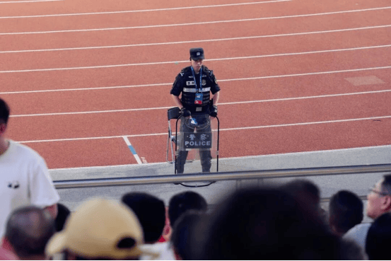 “苏超”拼尽全力 苏州公安共赴热爱