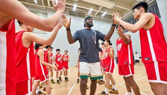 NBA球星排队来到中国