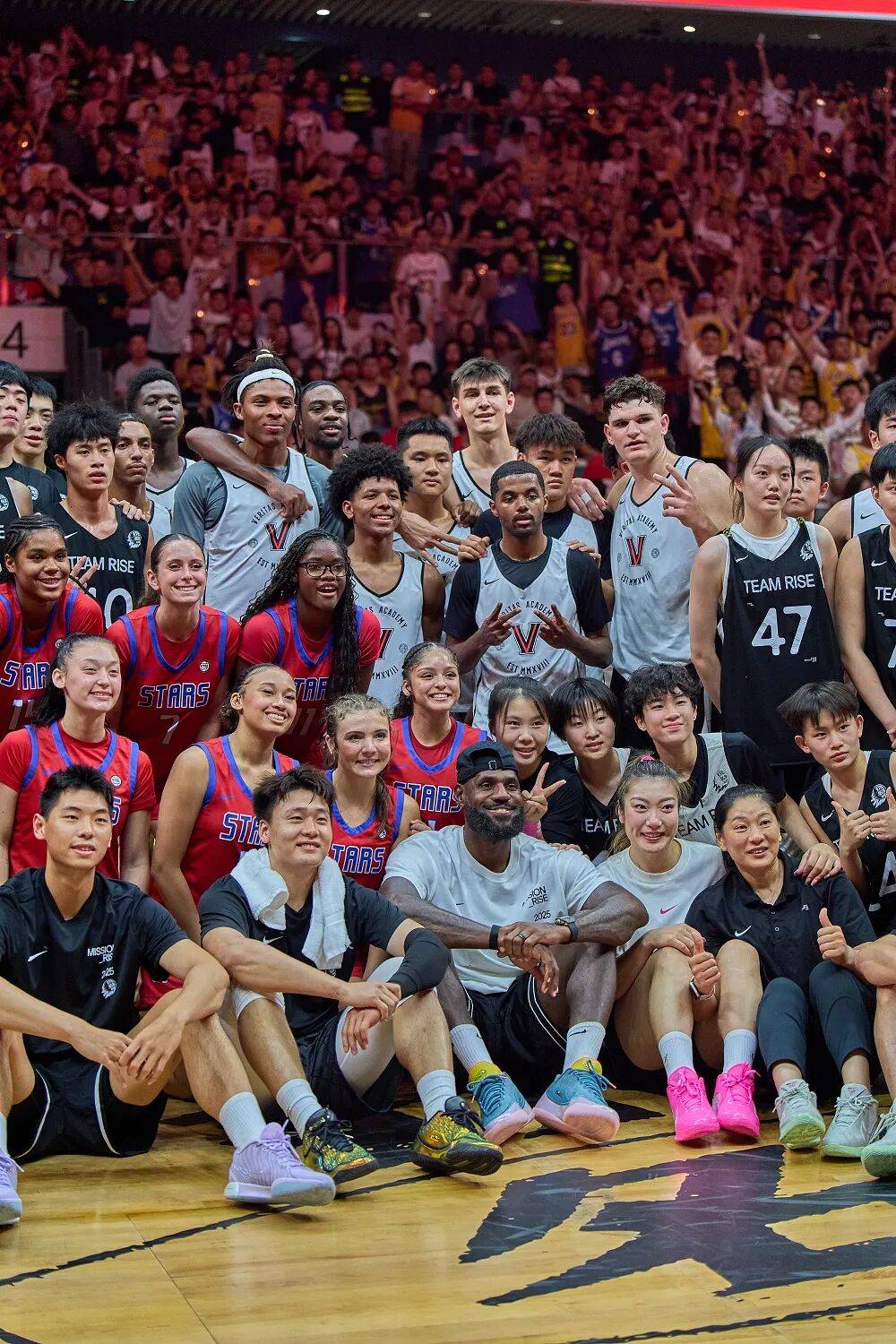 NBA球星排队来到中国