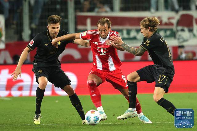 足球丨德甲(jiǎ)：拜(bài)仁胜奧(ào)格斯堡