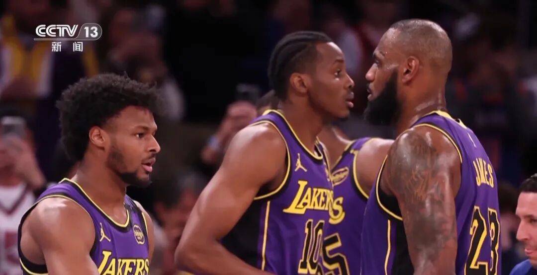 詹(zhān)姆斯：中国年輕(qīng)人热爱籃(lán)球，而且越(yuè)来越(yuè)优秀！