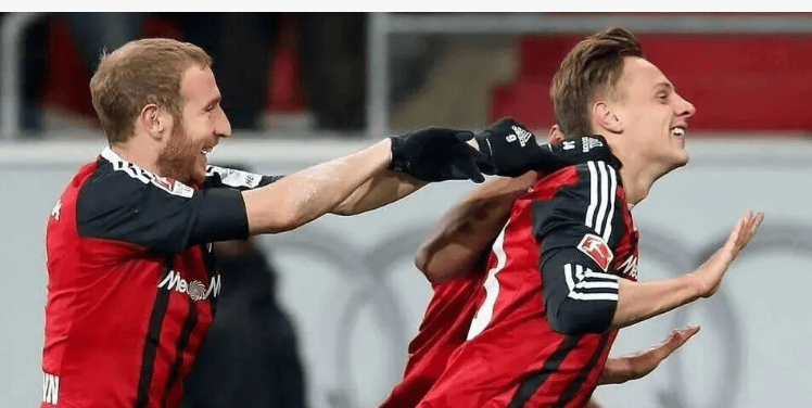 德乙:帕德博恩vs波鸿,帕德博恩攻防顽强,波鸿降级后一蹶不振?