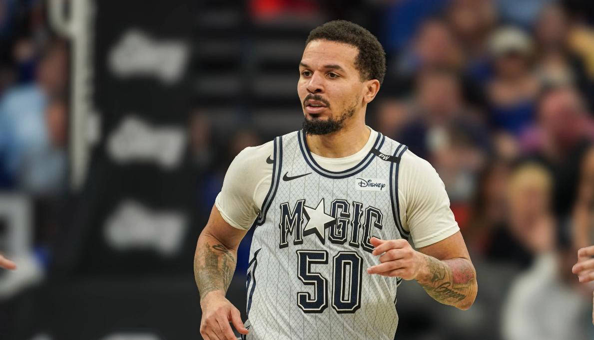 密尔沃基雄鹿队的自(zì)由市(shì)場(chǎng)签约风波