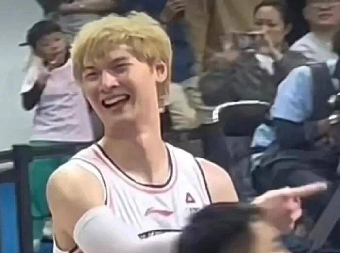 重磅加盟!你好,CBA!冠军外援(yuán)二次联手張(zhāng)镇麟(lín)