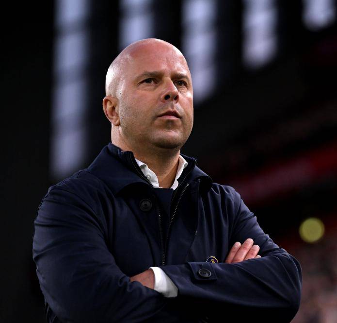 薩(sà)尔双响攻陷(xiàn)安菲尔德,水晶(jīng)宫3-0兌(duì)现豪(háo)言(yán),单赛季三杀利(lì)物浦(pǔ)