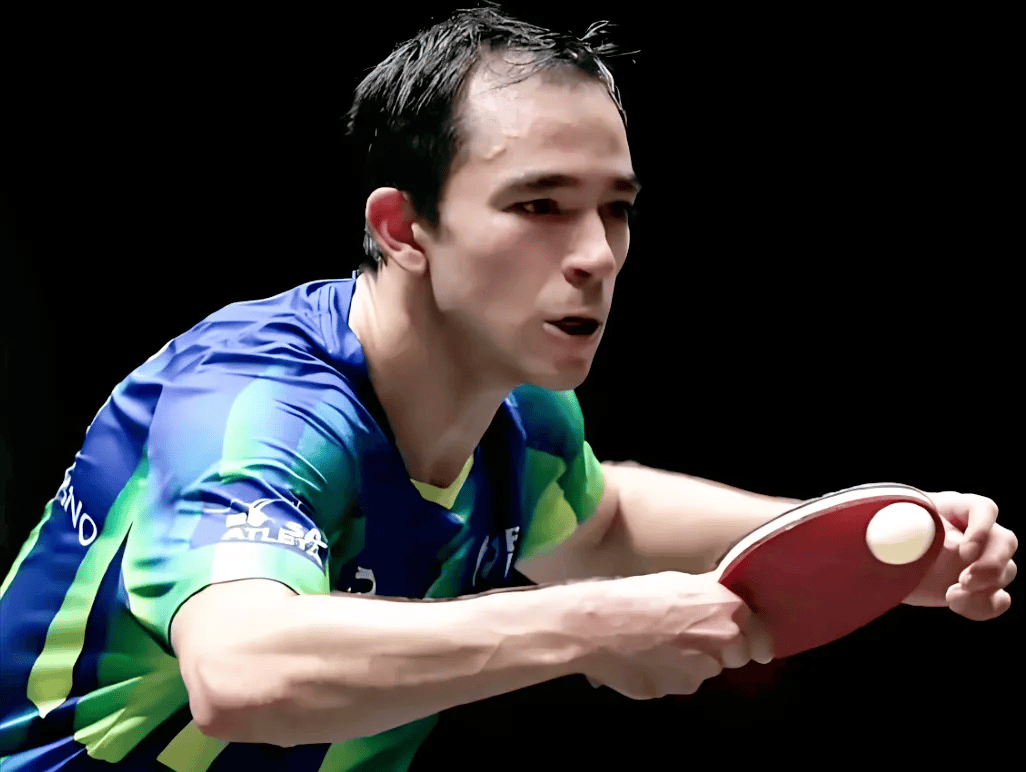 德国冠(guān)军赛再爆冷！世界杯男单冠(guān)军出局，法国老将3-1掀翻雨果(guǒ)