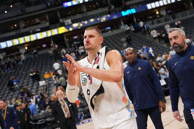 丹彿(fú)掘(jué)金的完美(měi)夏天