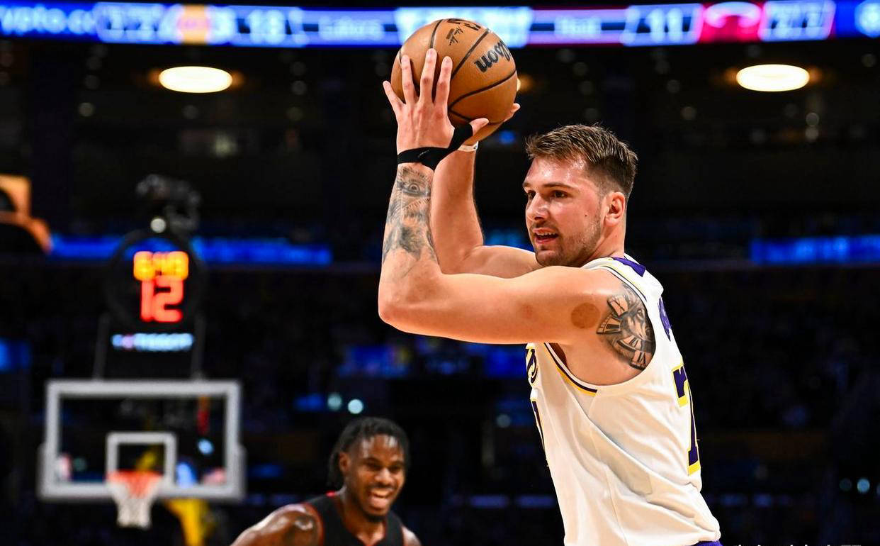 洛杉矶湖人板凳深度引发讨论