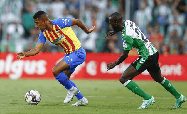 虎扑NBA029西甲：阿拉维斯vs贝蒂斯，保级生死战！阿拉维斯主场死磕残阵贝蒂斯，平局大师能否全身而退？