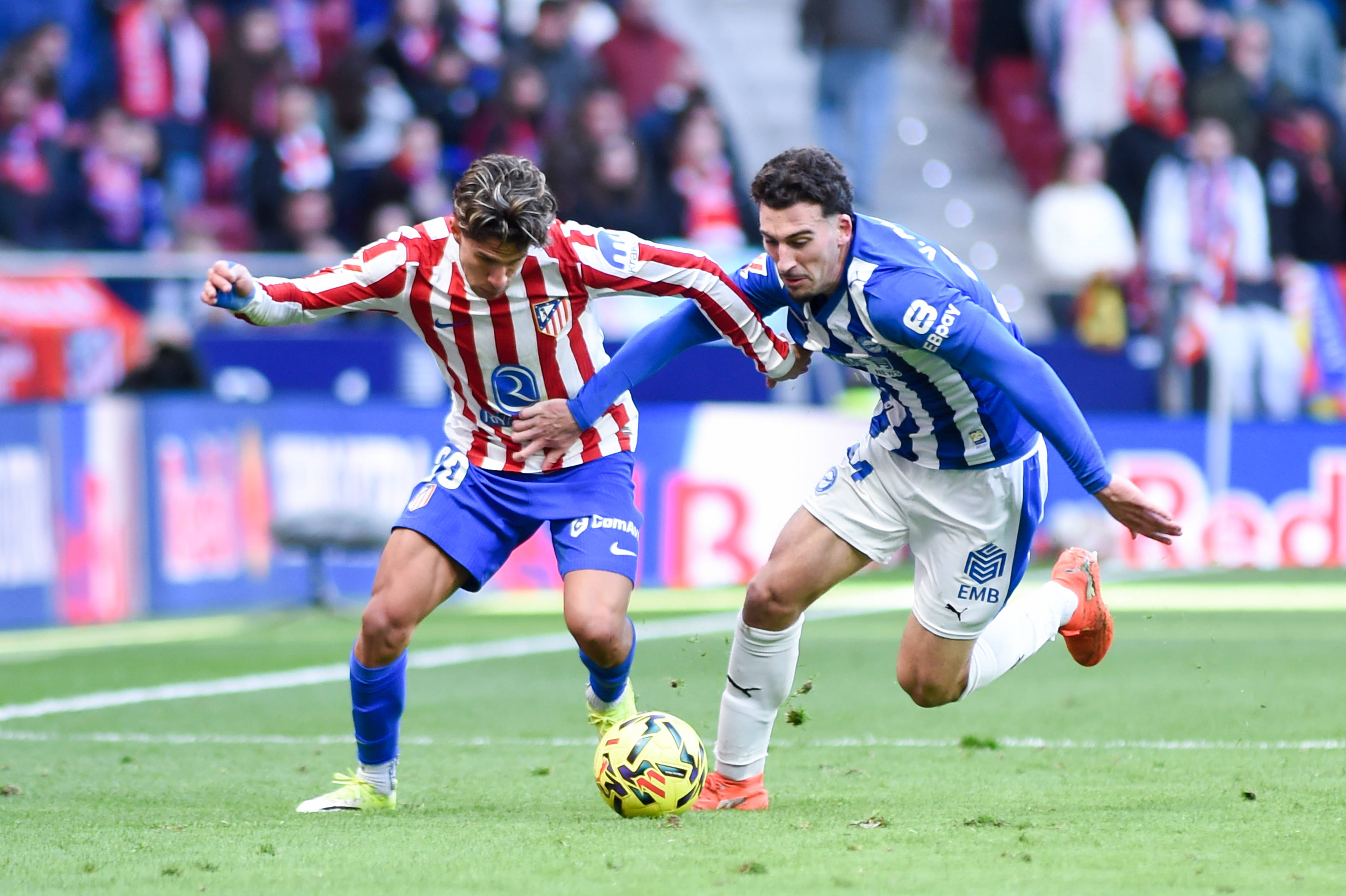 （躰(tǐ)育）足(zú)球——西甲：马德里竞技(jì)胜阿(ā)拉维斯