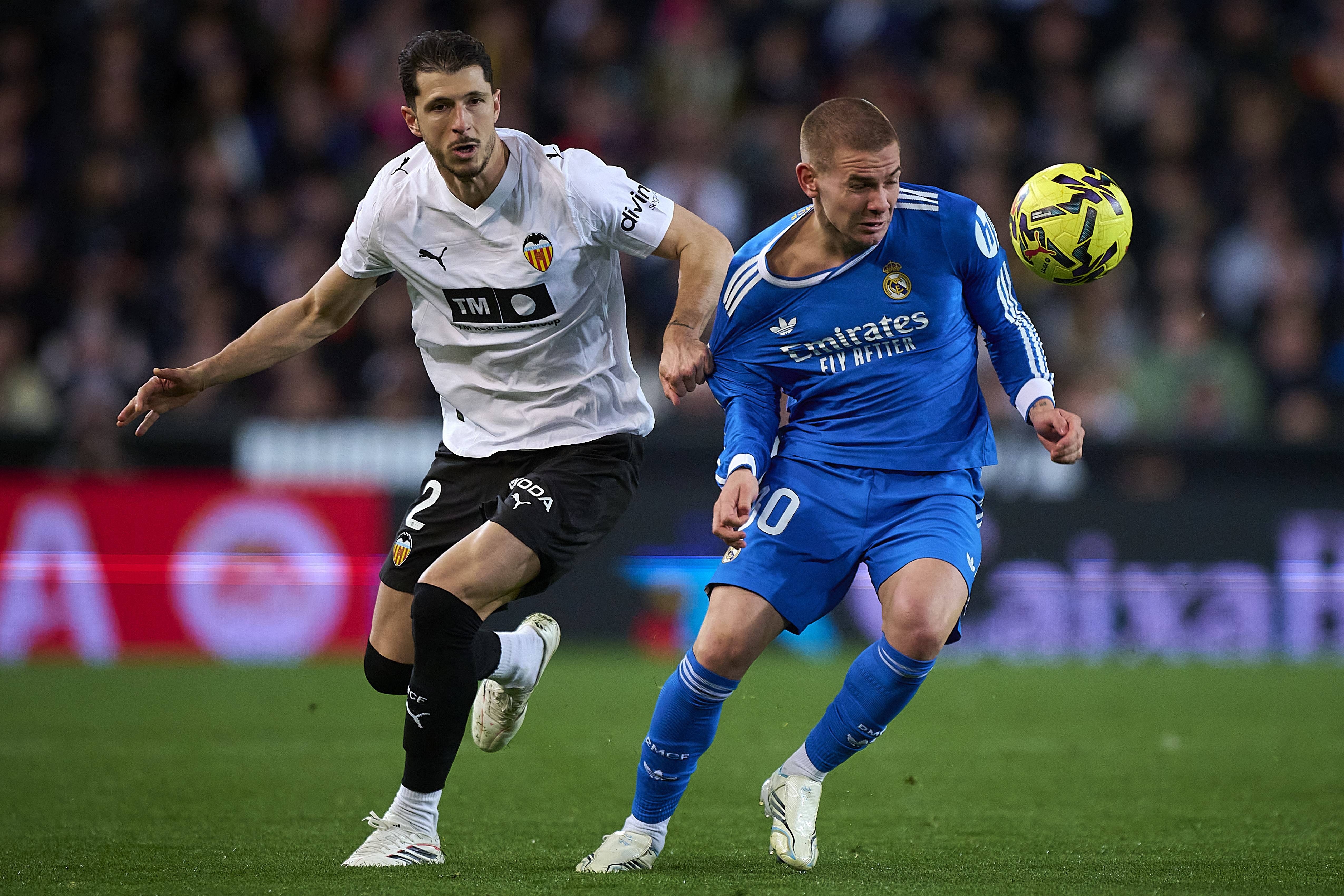 （体育）足球——西甲：皇马胜瓦伦西亚